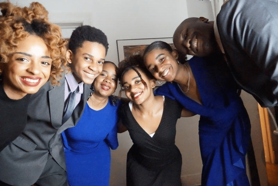 A family photo of Eboni Porter and her family